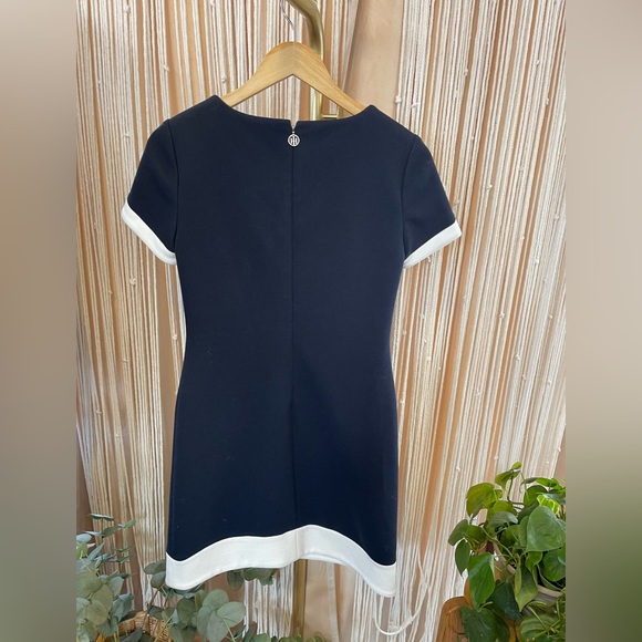 Tommy Hilfiger Navy and White Shift Dress short sleeves with faux pockets - Picture 6 of 8